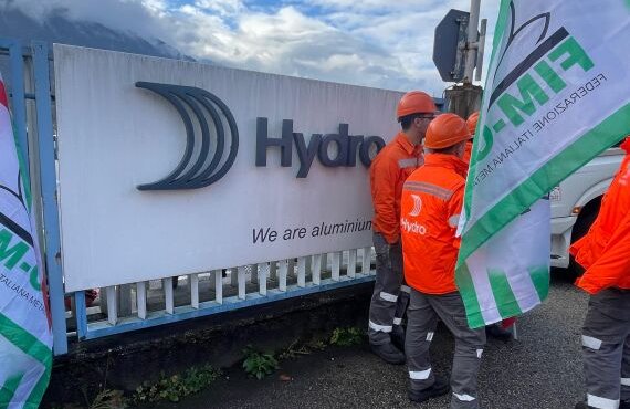 Nuovo incendio alla Hydro di Feltre: forte apprensione dei lavoratori e delle lavoratrici 