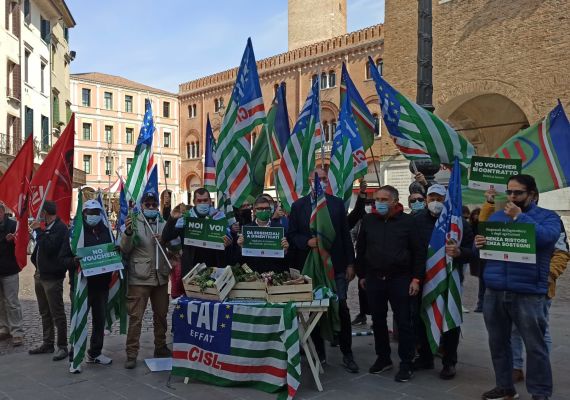 Lavoratori agricoli esclusi dal Decreto Sostegni: sabato 10 presidi a Belluno e a Treviso